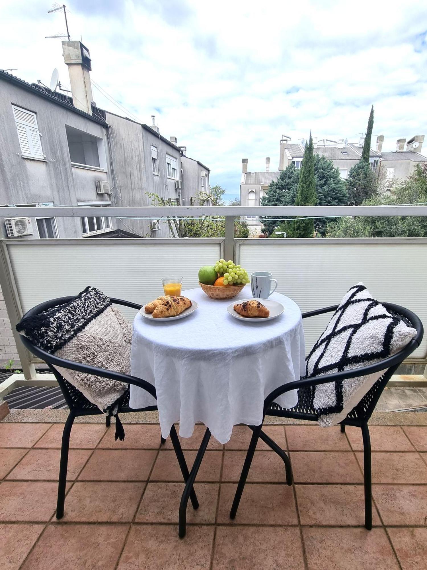 Apartment Sol Dolcevita Нивице Екстериор снимка